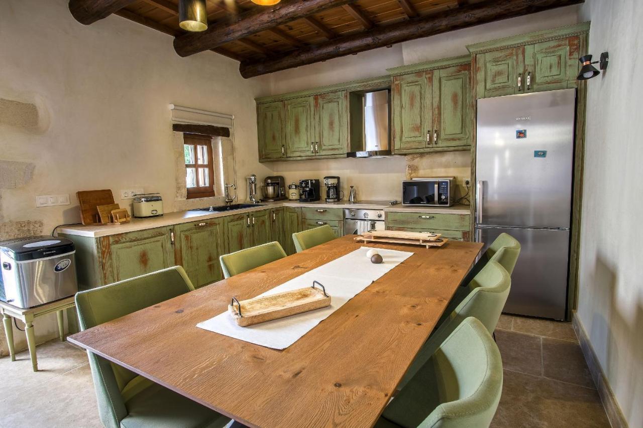 Wild Violet Villa: An Old Vision Of Luxury Melidhónion Exterior foto